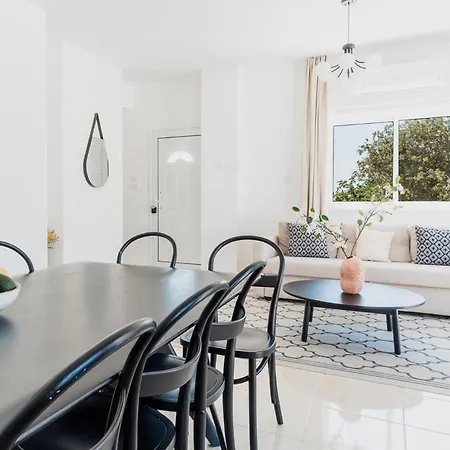 Cute 1-bedroom Holiday With Balcony All Yours Ερήμη