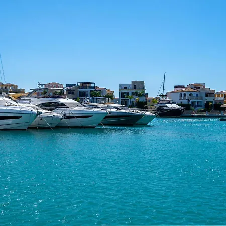 Cute 1-bedroom Holiday With Balcony All Yours * Ερήμη