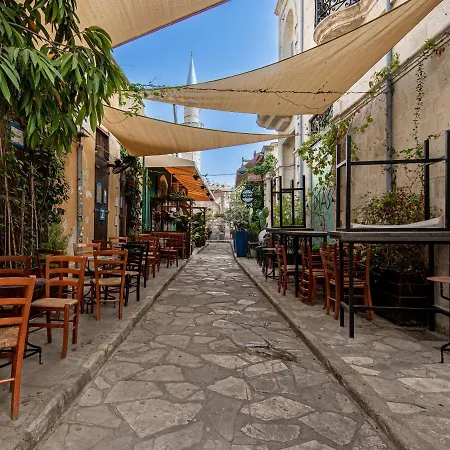 Cute 1-bedroom Holiday With Balcony All Yours شقة